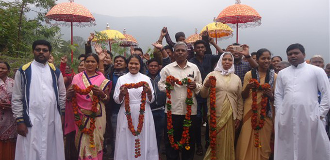 India: Sacerdote y monja hermanos vuelven al pueblo de donde huyeron durante la persecucin del 2008