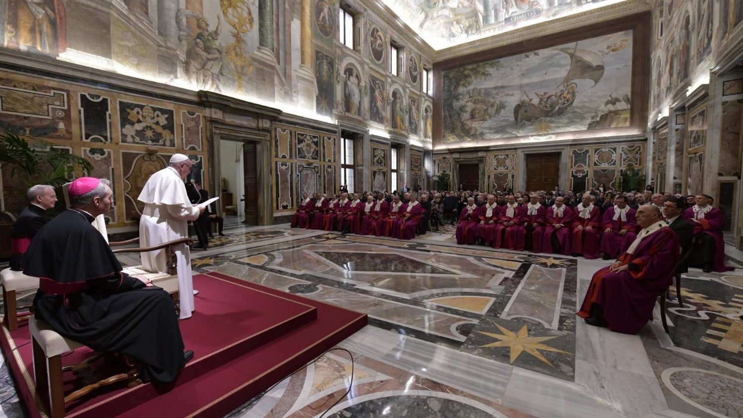 Papa Francisco a la Rota: la fidelidad es posible, porque es un don, tanto en los cnyuges como en los presbteros