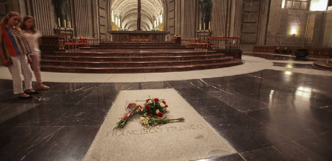 El Vaticano asegura que la exhumacin de Franco concierne a su familia, al Gobierno y a la Iglesia local