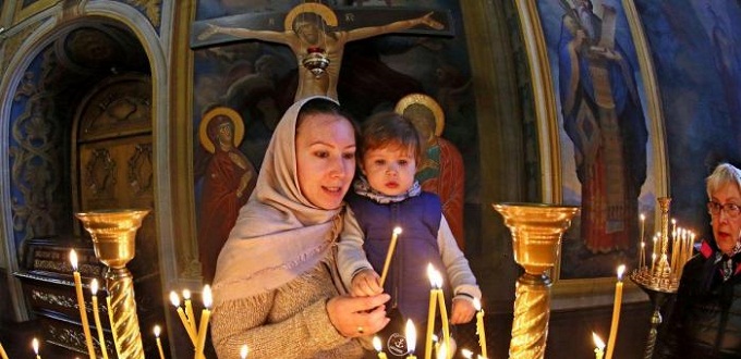 Casi 300 parroquias ucranianas se pasan de Mosc a Kiev