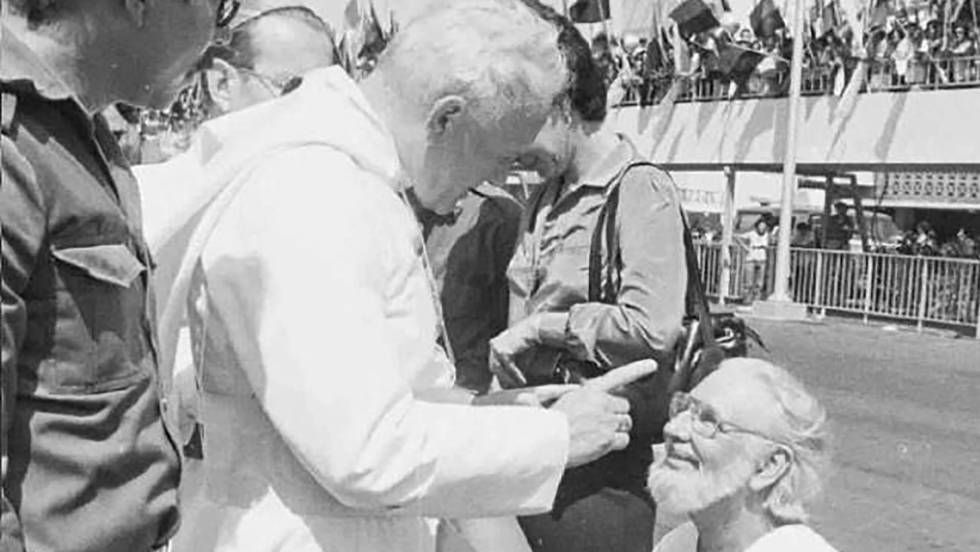 El Papa Francisco levanta la suspensin a divinis al telogo marxista de la liberacin Ernesto Cardenal