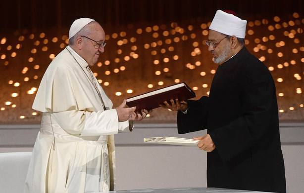 El Papa y el gran imn firman el Documento sobre la Fraternidad Humana
