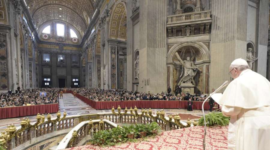 Papa Francisco : los que se pasan la vida acusando a la Iglesia son parientes del diablo
