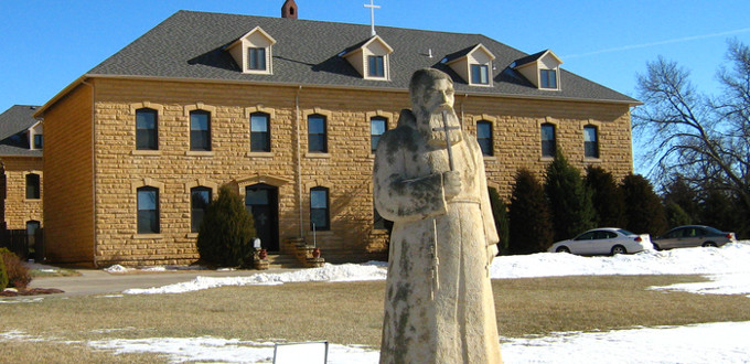 McCarrick continuar viviendo de momento en un monasterio de Kansas