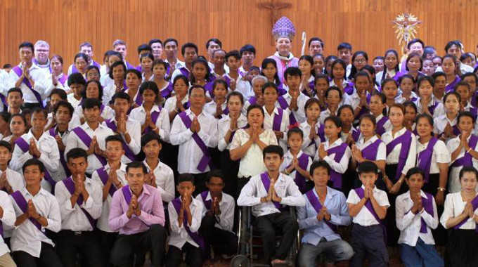 La Iglesia en Camboya bautizar a 154 adultos en la noche de Pascua