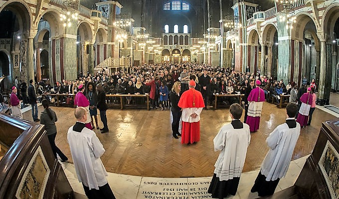 La Iglesia Catlica en Inglaterra acoger a cientos de conversos en la Vigilia Pascual