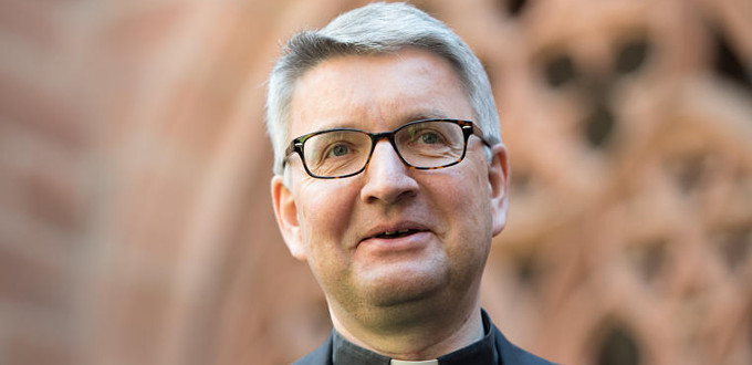 El obispo de Mainz quiere que se siga estudiando el acceso a la comunin de protestantes casados con catlicos