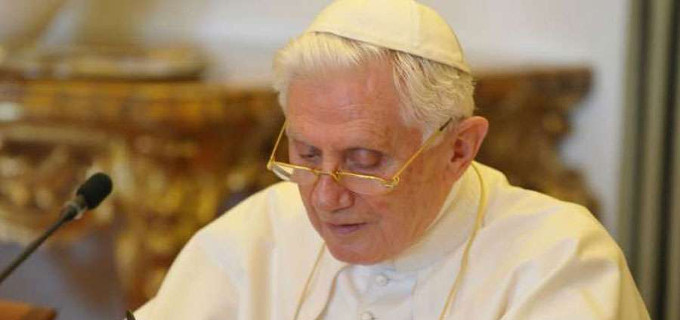 Benedicto XVI confirma en la fe: debe rechazarse la legalizacin de las uniones homosexuales