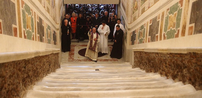 La Escalera Santa de Roma expuesta a los peregrinos por primera vez en casi 300 aos