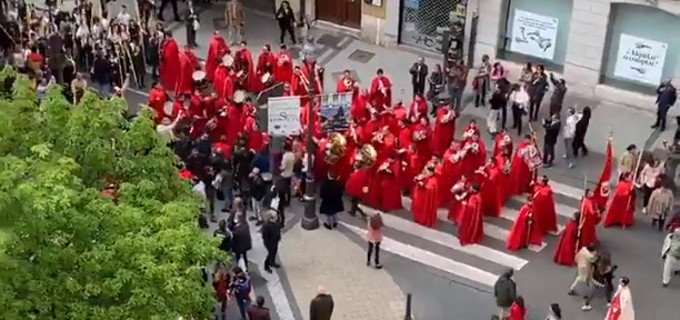 Republicanos de izquierdas arremeten contra una procesin en Valladolid