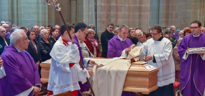 Astorga despide emocionada a su obispo