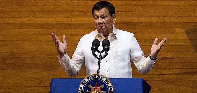 Duterte admite que la lucha contra la droga en Filipinas est fuera de control