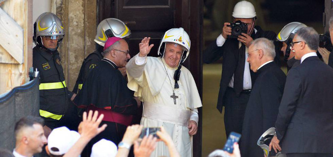 El Papa visita Camerino para apoyar a las vctimas del terremoto del 2016
