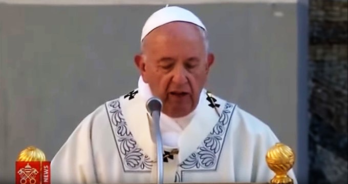 Papa Francisco: «Jesús no hace magia, no transforma los cinco panes en cinco mil» Papa Francisco: «Jesús no hace magia, no transforma los cinco panes en cinco mil»