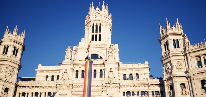 El nuevo alcalde de Madrid colgar la bandera LGTBI en el balcn del Ayuntamiento