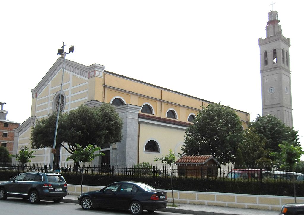 La resurreccin de la Iglesia en Albania