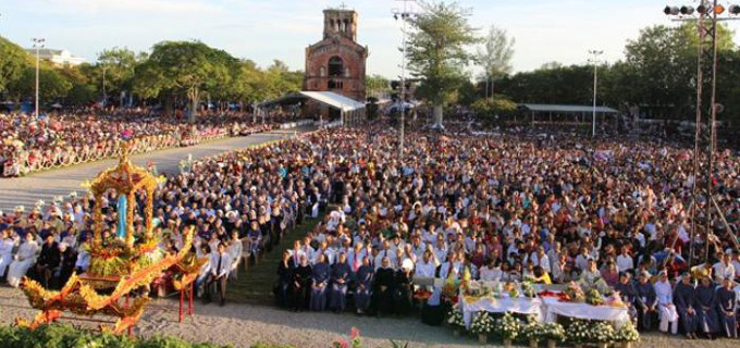 Masiva peregrinacin de catlicos vietnamitas al santuario de Nuestra Seora de La Vang