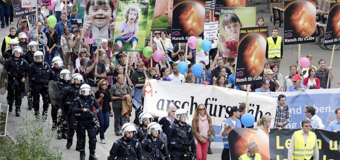 El ayuntamiento de Zurich prohbe una Marcha por la Vida