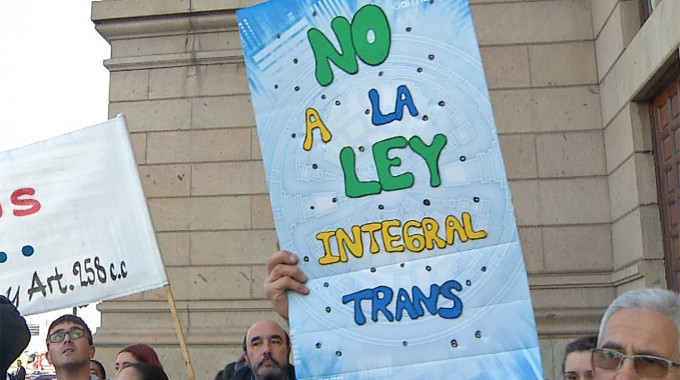 272.000 uruguayos votaron en un pre-referndum contra la Ley Integral para Personas Trans
