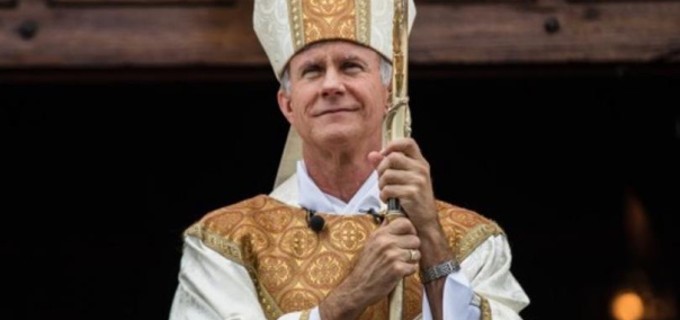 Mons. Strickland pide a los fieles que recen para que todos los obispos guarden el depsito de la fe
