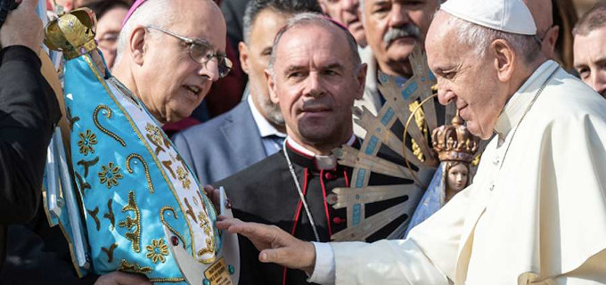 Los obispos castrenses de Argentina y Gran Bretaa intercambian imgenes de la Virgen de Lujn en Roma