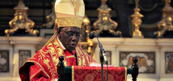 El cardenal Sarah pide oraciones por los sacerdotes ante la profunda crisis que sufre hoy el sacerdocio