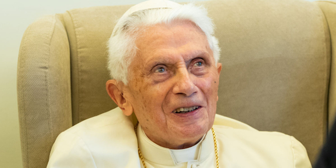 Benedicto XVI relaciona la imposicin del aborto y el matrimonio homosexual con el poder espiritual del Anticristo