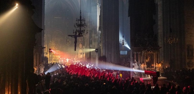 El cardenal Christoph Schnborn hospeda nuevamente un concierto benfico pro-LGBT en la Catedral