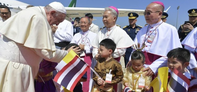 El Papa llega a Bangkok, capital de Tailandia