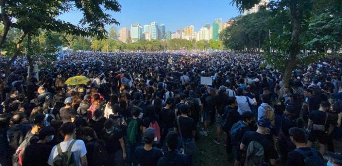Fin de semana nmero 22 de protestas con enfrentamientos, gases lacrimgenos y arrestos en Hong Kong
