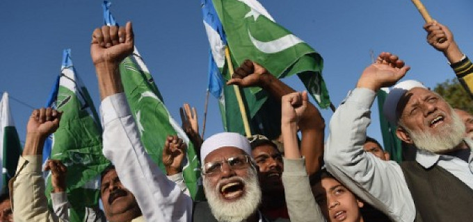 Musulmanes destruyen un lugar de culto catlico en el Punjab pakistan