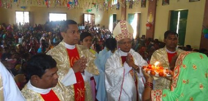 Ms de 5 mil fieles se congregaron en Orissa para celebrar las Primeras Comuniones