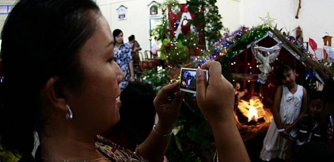 Catlicos indonesios: el pesebre vence al rbol de Navidad y a Pap Noel