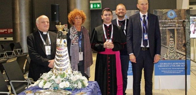 Comenz la peregrinacin de Nuestra Seora de Loreto a los aeropuertos del mundo
