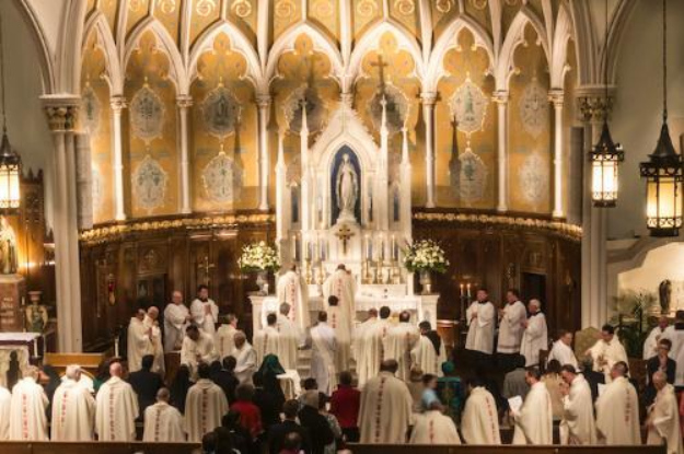 Numerosos fieles del mundo anglosajn participan de la liturgia de los Ordinariatos