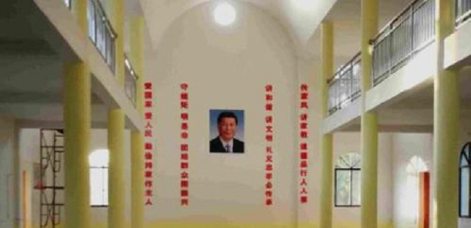 Las autoridades comunistas profanan una iglesia catlica en China y reemplazan imgenes sagradas con la foto de Xi Jinping