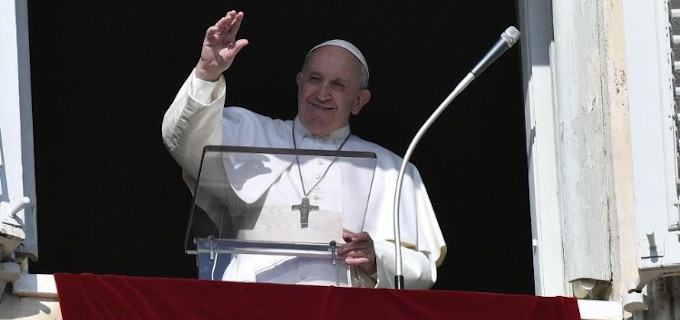 Francisco: Cristo toma nuestros pecados para que seamos libres y no ms esclavos del mal