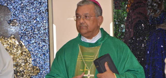 El obispo de Assis suspende temporalmente a sacerdote que bendijo la unin entre dos homosexuales