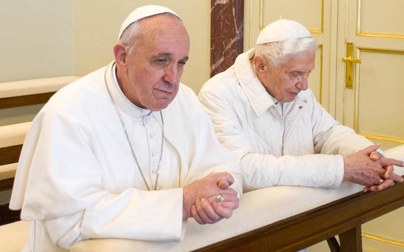 Adversarios o hermanos en el Espritu?
Sobre la relacin entre el papa Francisco y Benedicto XVI [y el celibato]