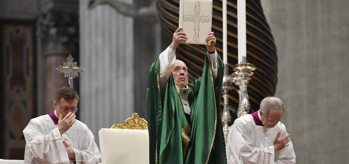 Francisco: Hagamos espacio dentro de nosotros a la Palabra de Dios