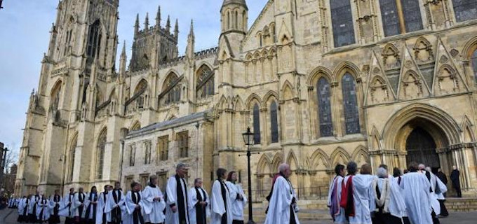 El lobby gay de la Iglesia de Inglaterra protesta contra la reafirmacin de la doctrina moral de la Biblia