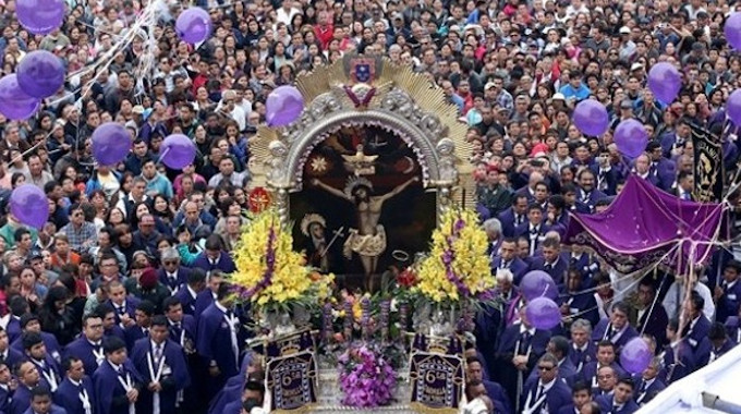 El arzobispo de Lima decreta que el Seor de los Milagros no salga en procesin en Semana Santa