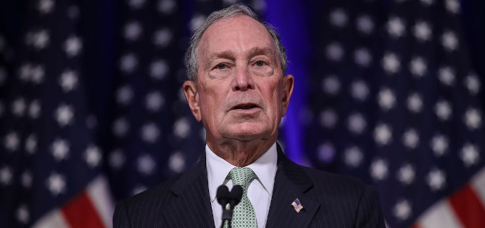 Mike Bloomberg sostiene que no se debe tratar de cncer a los ancianos para ahorrar gasto sanitario