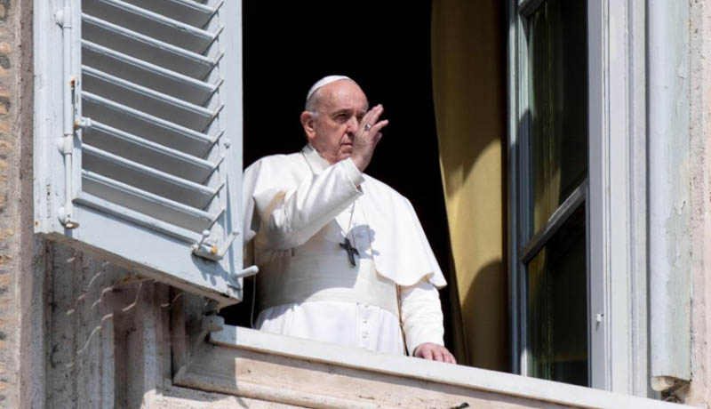 El Santo Padre invita a la oracin y bendicin Urbi et Orbi del Papa con posibilidad de obtener la indulgencia plenaria