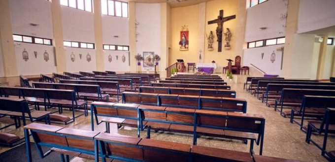 Coronavirus en Cdiz: La Polica interrumpe una misa en la parroquia de La Laguna y obliga a su desalojo