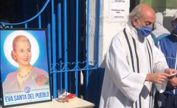 Celebracin escandalosa en Buenos Aires: Santa Evita, jefa espiritual de la nacin y del pueblo argentino, ruega por nosotros