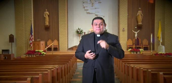 El padre Alexander Daz reflexiona sobre su retiro prolongado en El Salvador