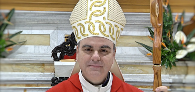 Obispo italiano suspende durante tres aos la figura de los padrinos en bautizos y confirmaciones