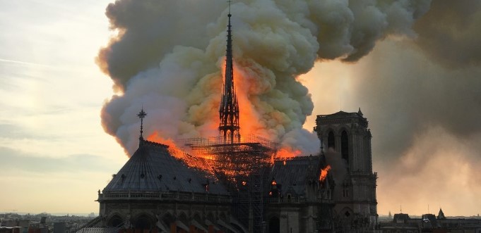 Notre-Dame de Paris: amplio consenso para reconstruir la aguja de forma idntica