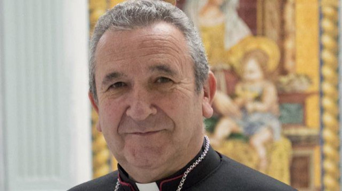 El obispo de Ciudad Real confirma que en ningn momento se puede prohibir a un fiel comulgar en la boca